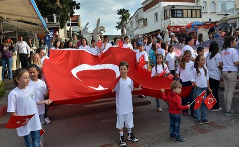 Foça'da 23 Nisan coşkusu